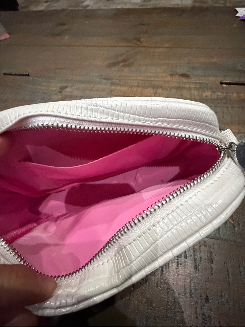 New!! White Croc-Embossed Shoulder Bag with Clear Chain Handle - Women-M.Kay 052 - Picture 3 of 4
